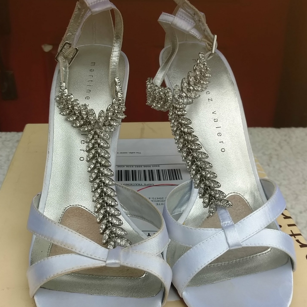 Shoe - Picture 2 of 4